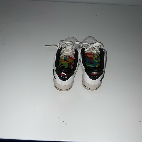 Nike White and Black Athletic Shoes - Picture 2 of 5